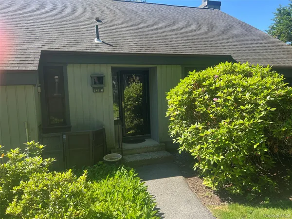 $3,000 | 247 Heritage Hills, Unit B, Somers, NY 10589