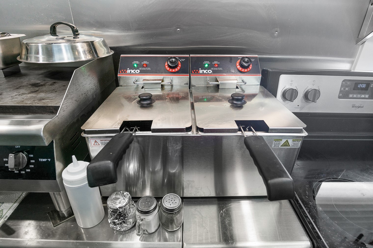 1136 Highway 87 Crystal Beach, TX 77650 - Photo 25 of 33 a front view of a room with gym equipment