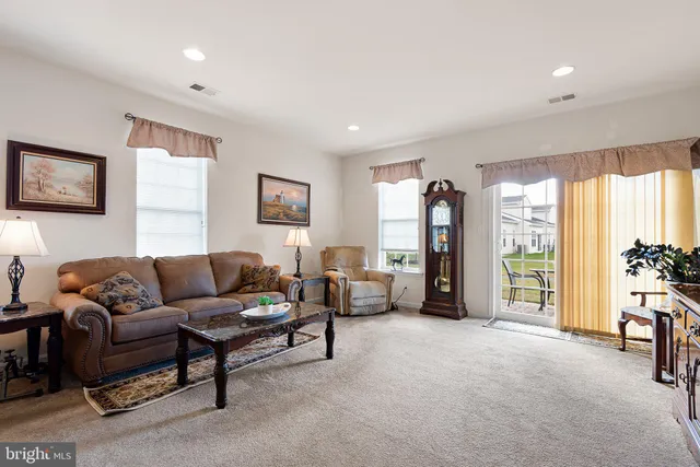 $340,000 | 77 Grand National Lane, Unit 12, Newark, DE 19702