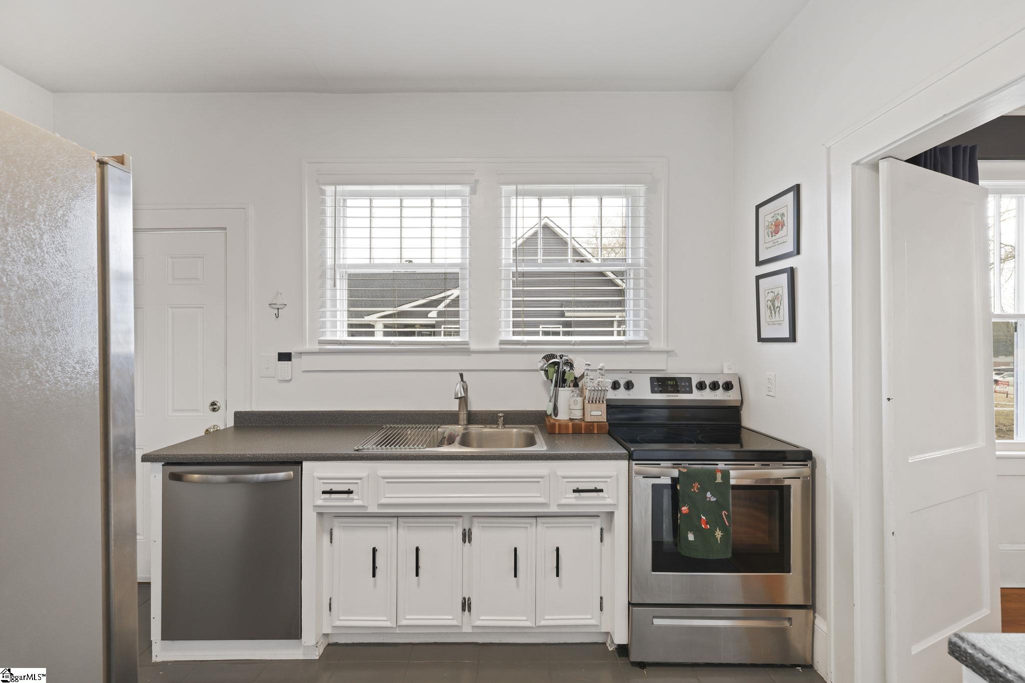 513 Northeast Main Street Easley, SC 29640 - Photo 13 of 38