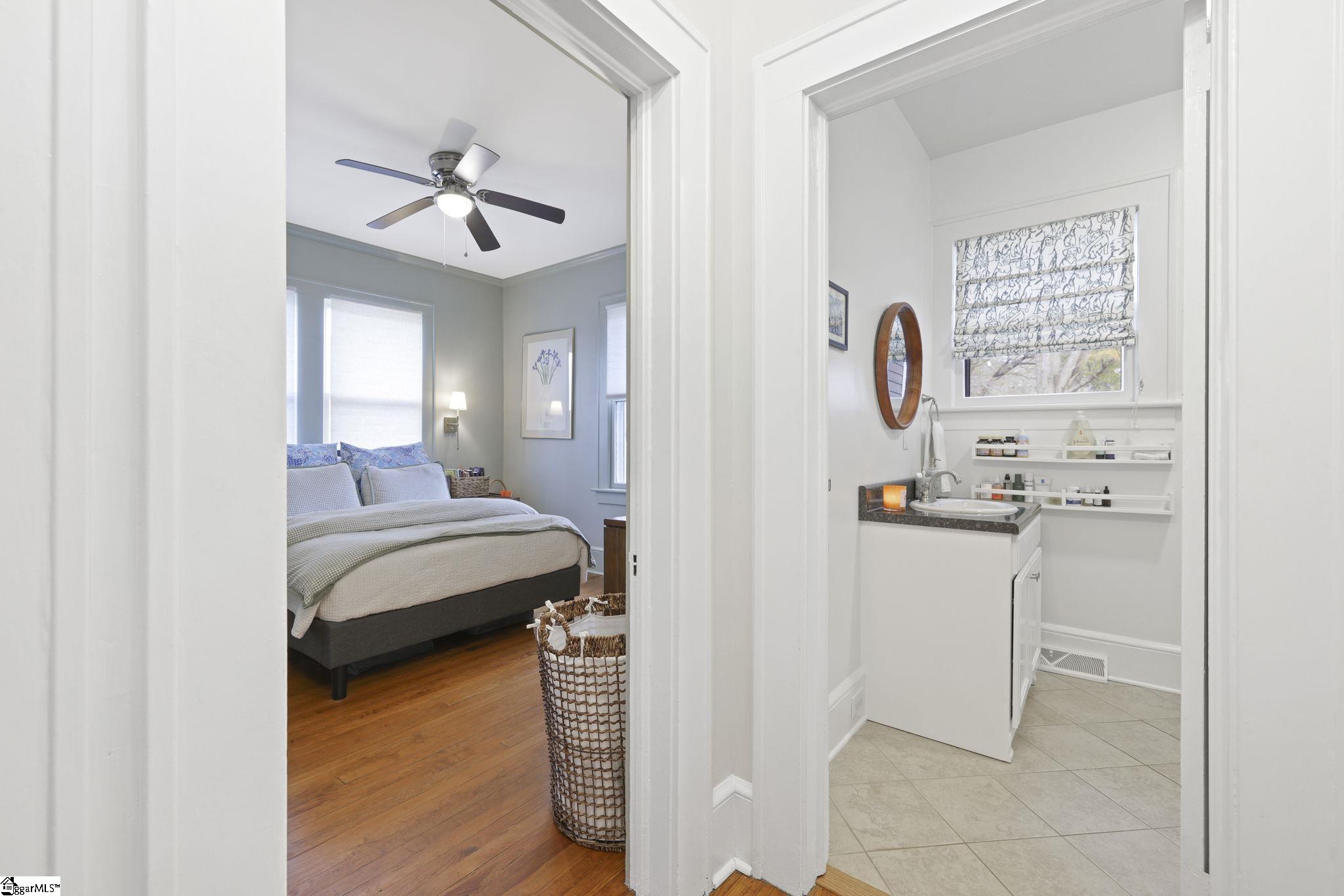 513 Northeast Main Street Easley, SC 29640 - Photo 17 of 38