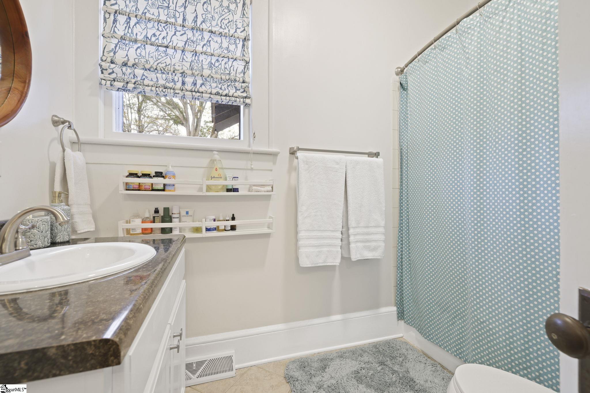 513 Northeast Main Street Easley, SC 29640 - Photo 21 of 38