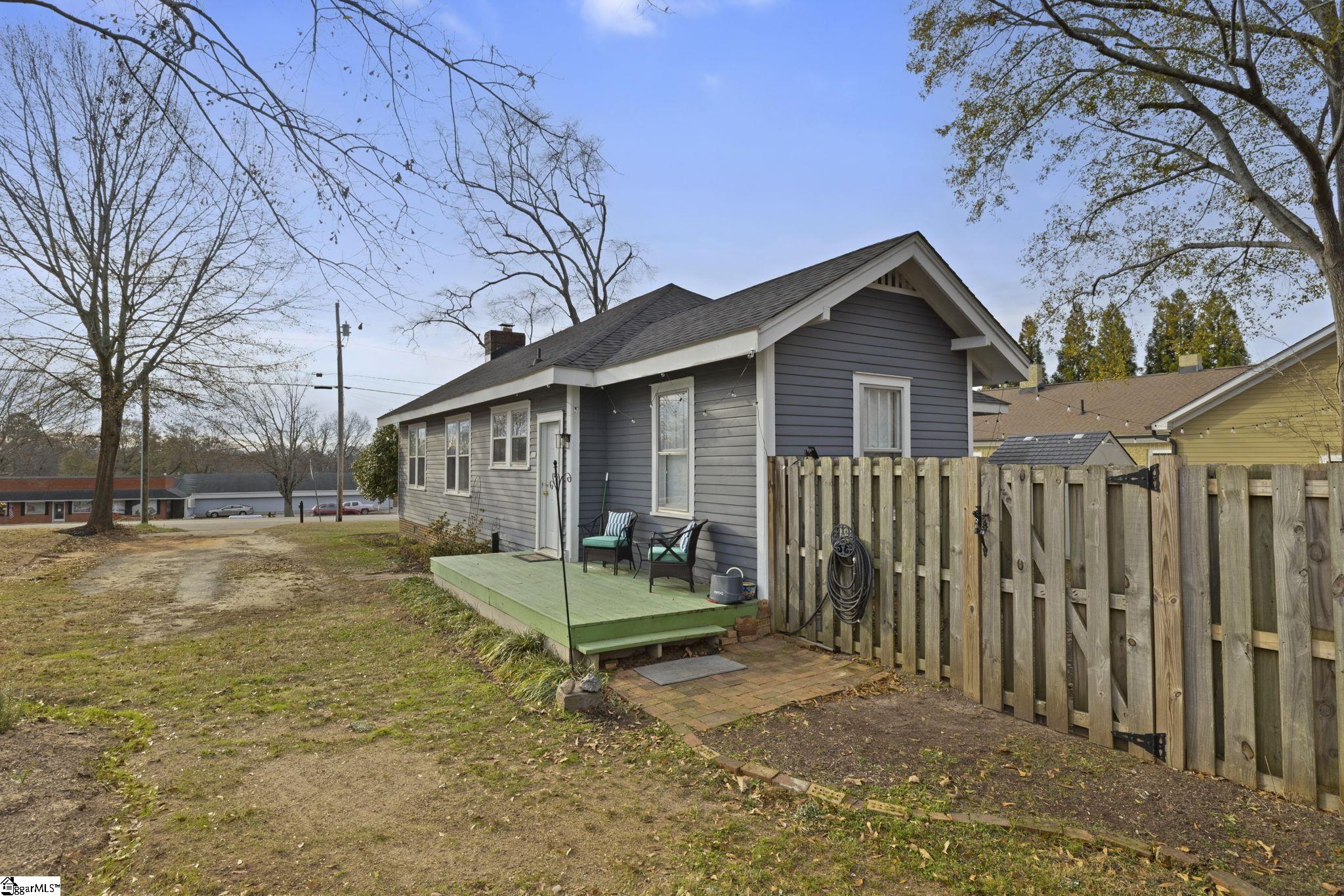 513 Northeast Main Street Easley, SC 29640 - Photo 28 of 38