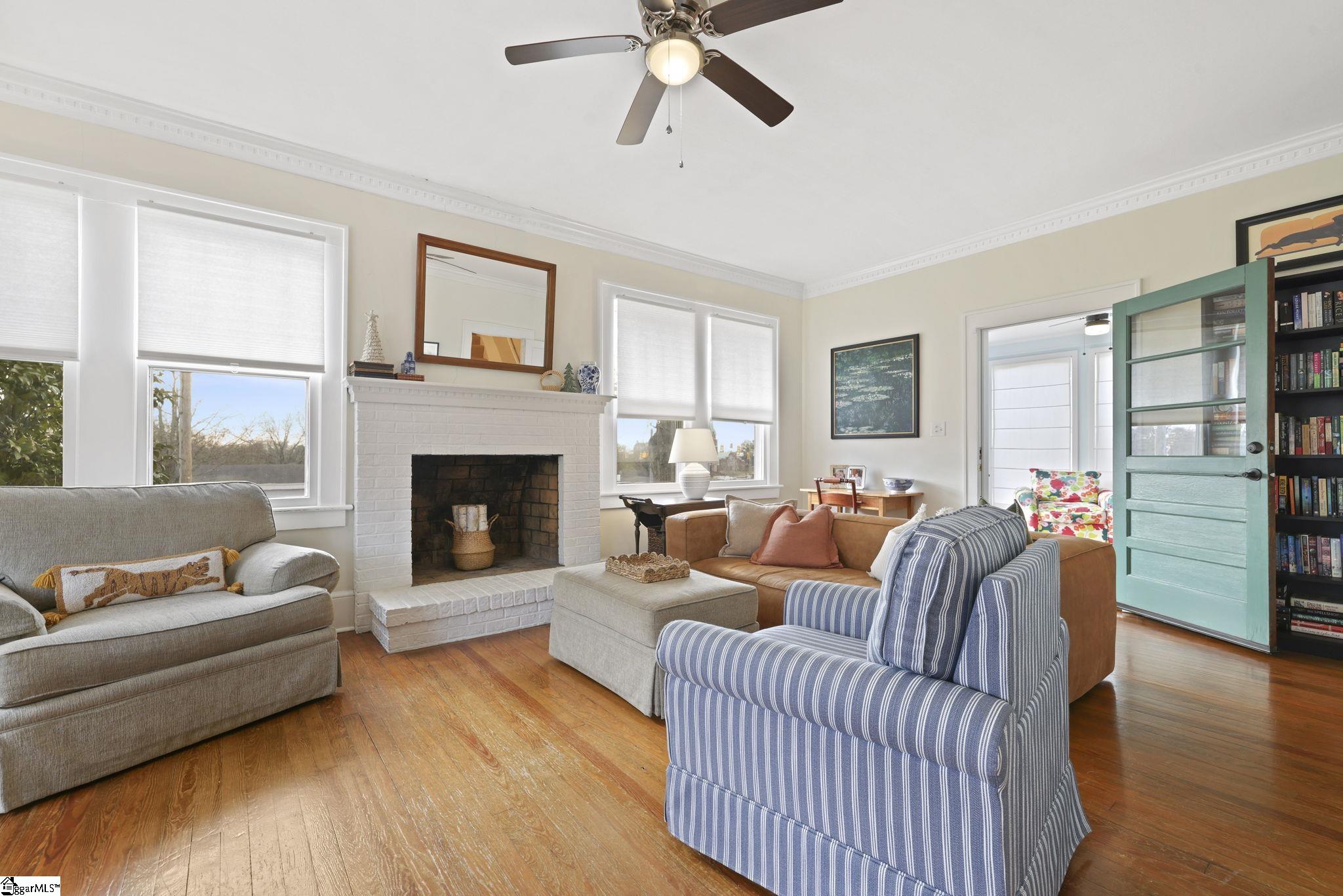 513 Northeast Main Street Easley, SC 29640 - Photo 6 of 38