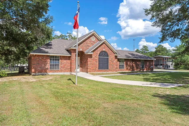 a view of a small pool with a mountain