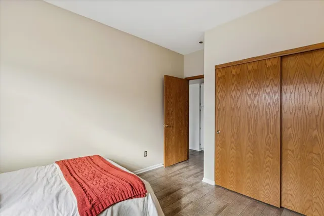 $260,000 | 420 Chesterfield Court, Unit 420, Oswego, IL 60543