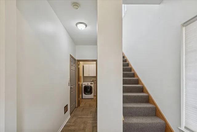 $260,000 | 420 Chesterfield Court, Unit 420, Oswego, IL 60543