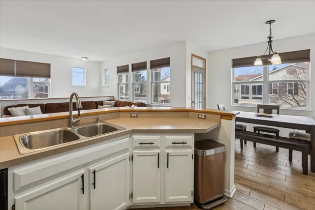 $260,000 | 420 Chesterfield Court, Unit 420, Oswego, IL 60543