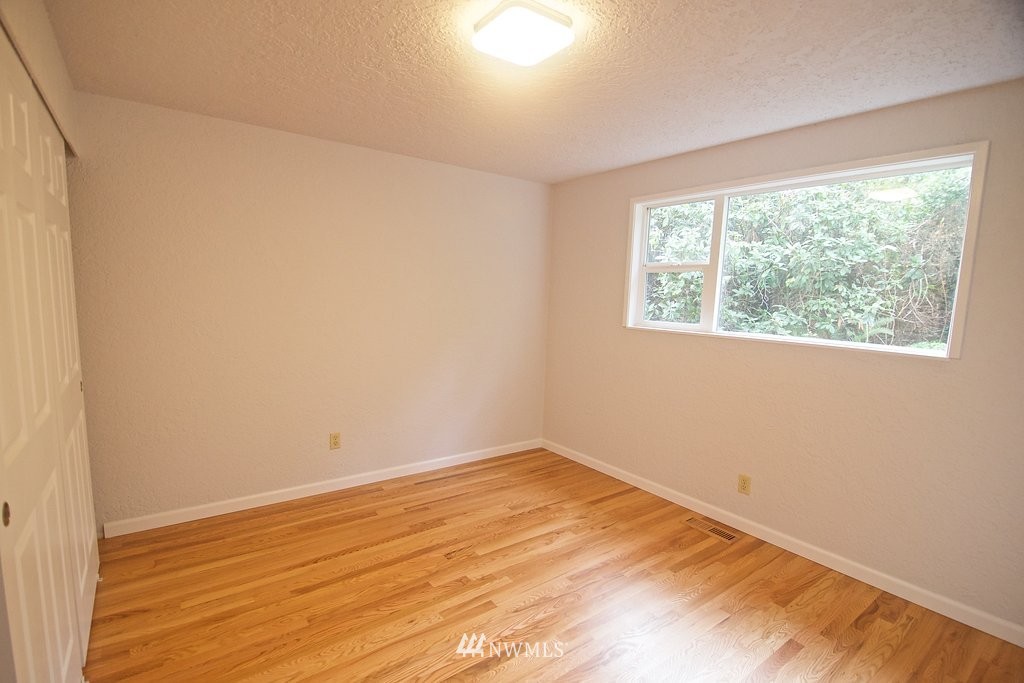 23422 Locust Way Bothell, WA 98021 - Photo 12 of 20