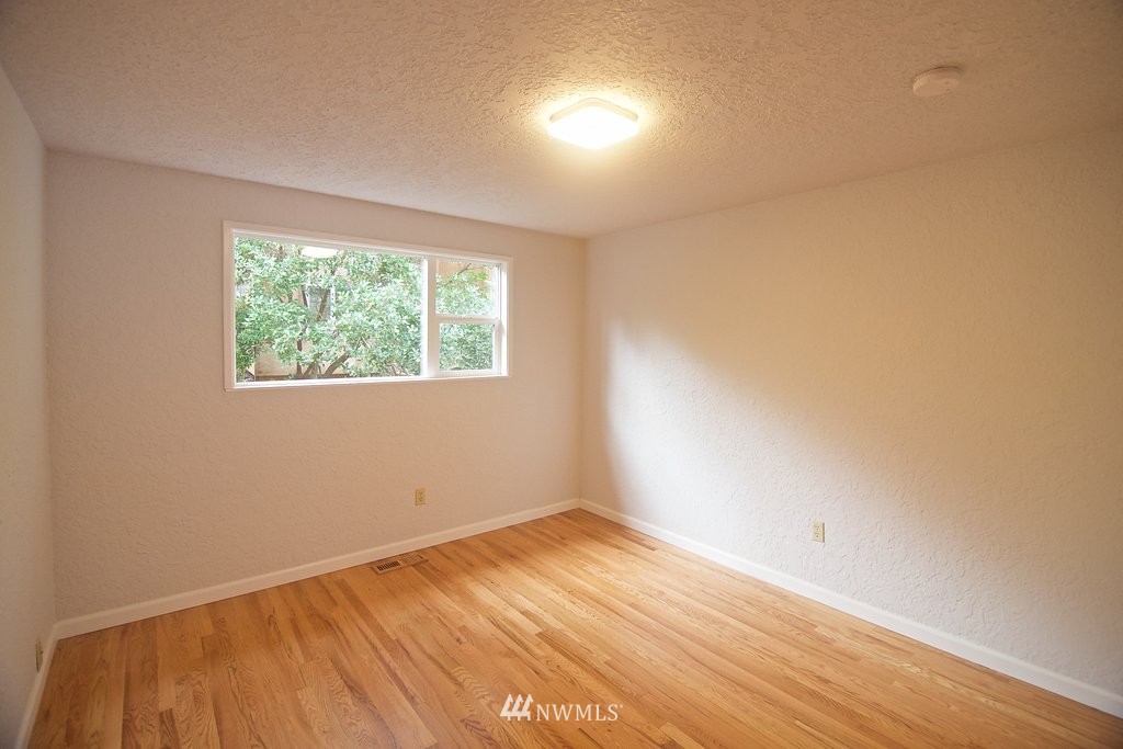23422 Locust Way Bothell, WA 98021 - Photo 14 of 20