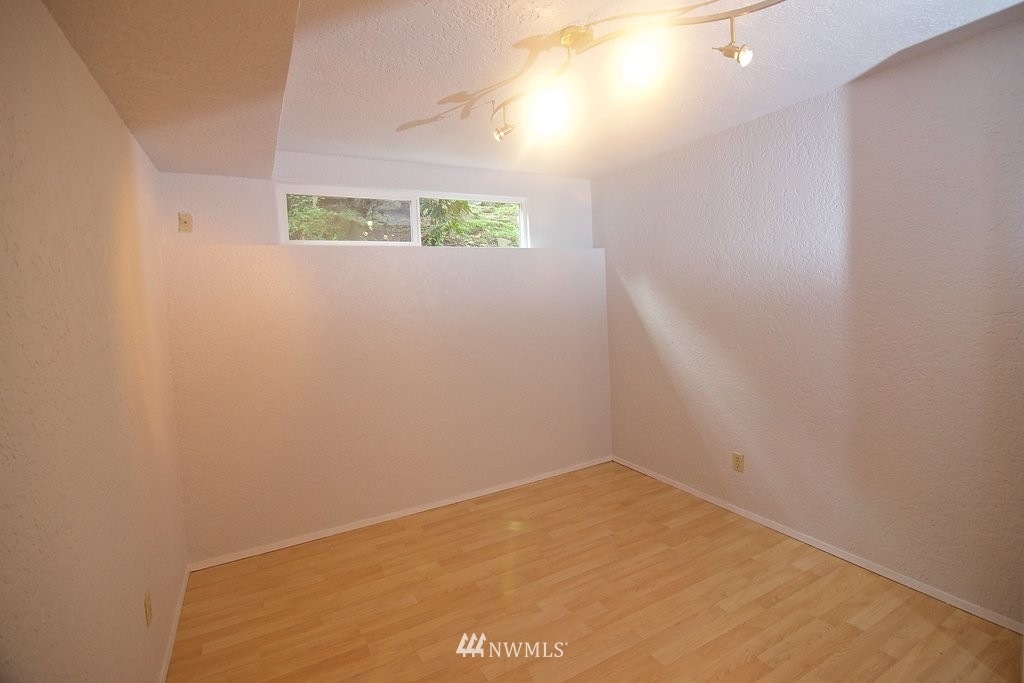 23422 Locust Way Bothell, WA 98021 - Photo 16 of 20