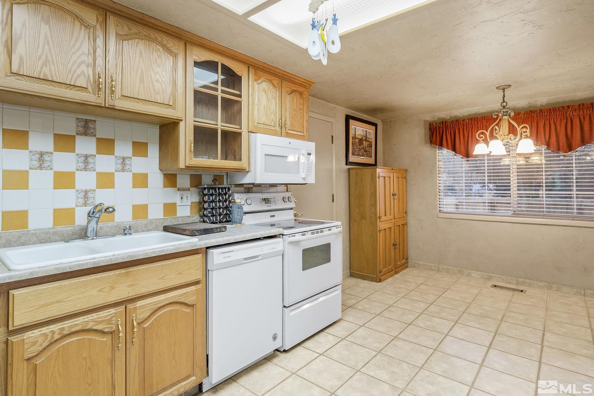355 Palace Drive Reno, NV 89506 - Photo 7 of 18 Photo 7