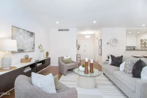$490,000 | 1127 East Del Mar Boulevard, Unit 323, Pasadena, CA 91106