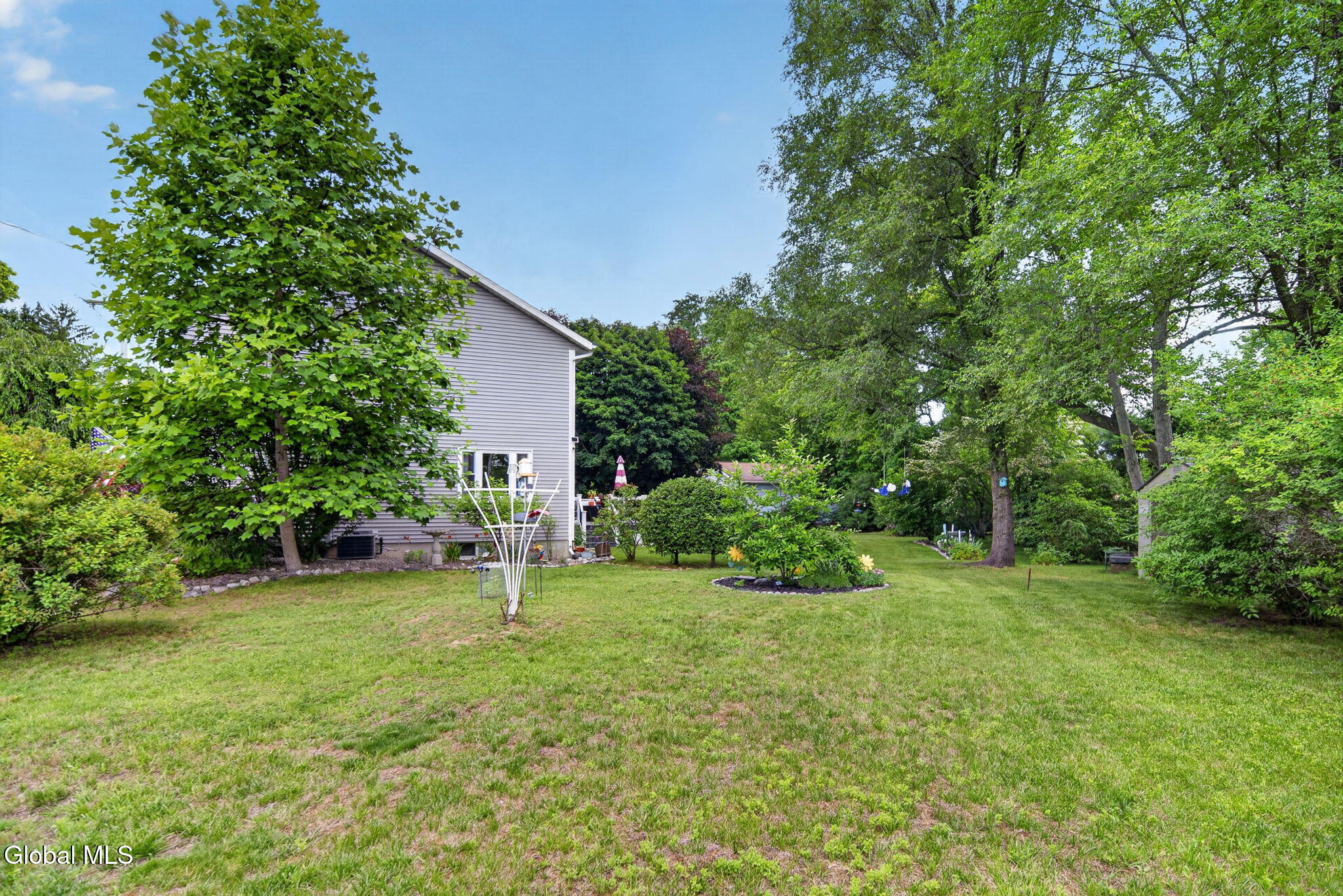 329 East Campbell Road Rotterdam, NY 12303 - Photo 29 of 39 Exterior 05