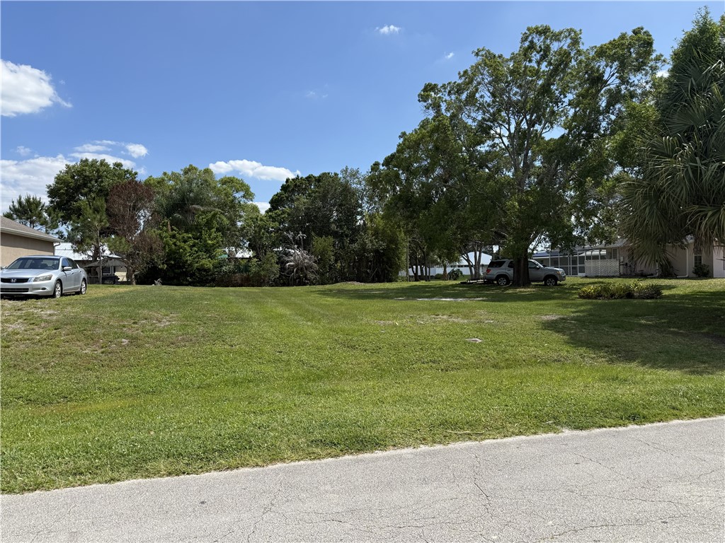 949 Riviera Avenue Sebastian, FL 32958 - Photo 2 of 7