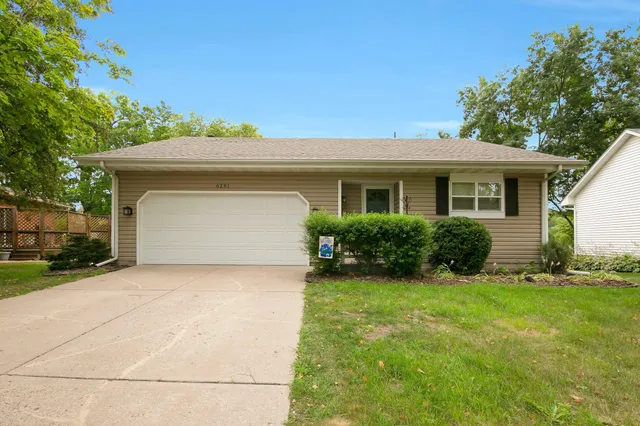 $439,000 | 6281 Whispering Oaks Drive, Eden Prairie, MN 55346