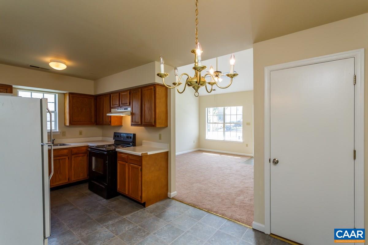 412 Riverside Avenue Charlottesville, VA 22902 - Photo 8 of 32 Gallery Image 8