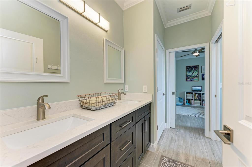1170 Horizon Road Venice, FL 34293 - Photo 16 of 50 Gallery Image 16