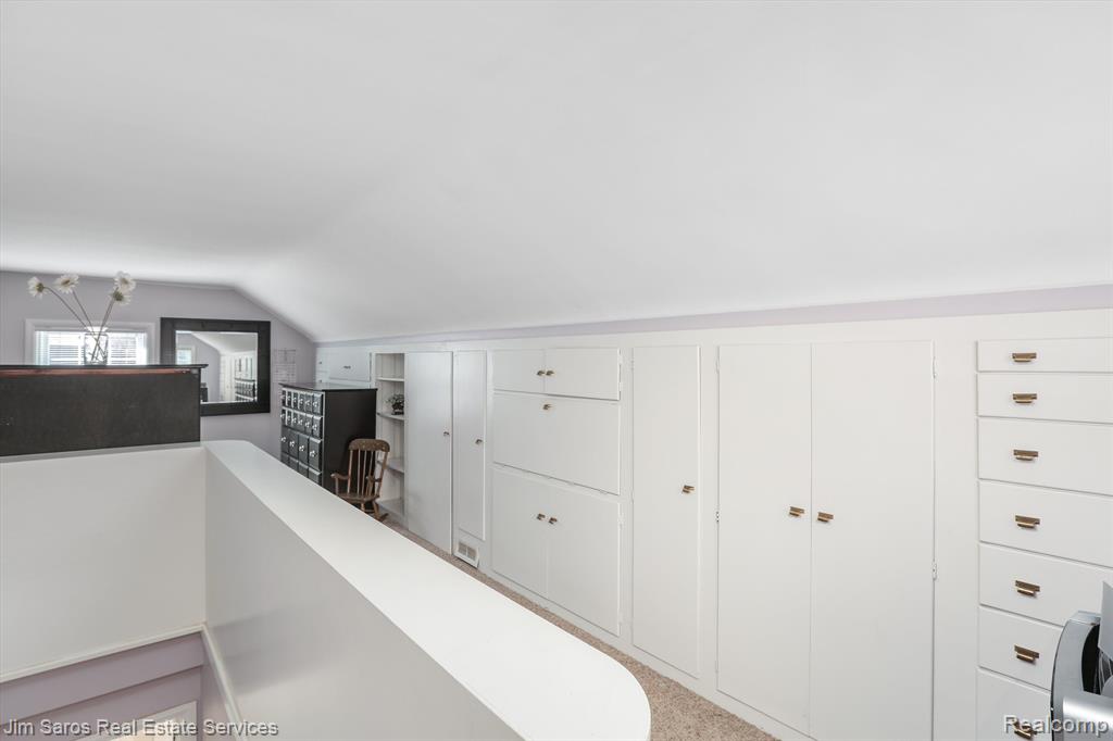 1330 Hampton Road Grosse Pointe Woods, MI 48236 - Photo 13 of 29
