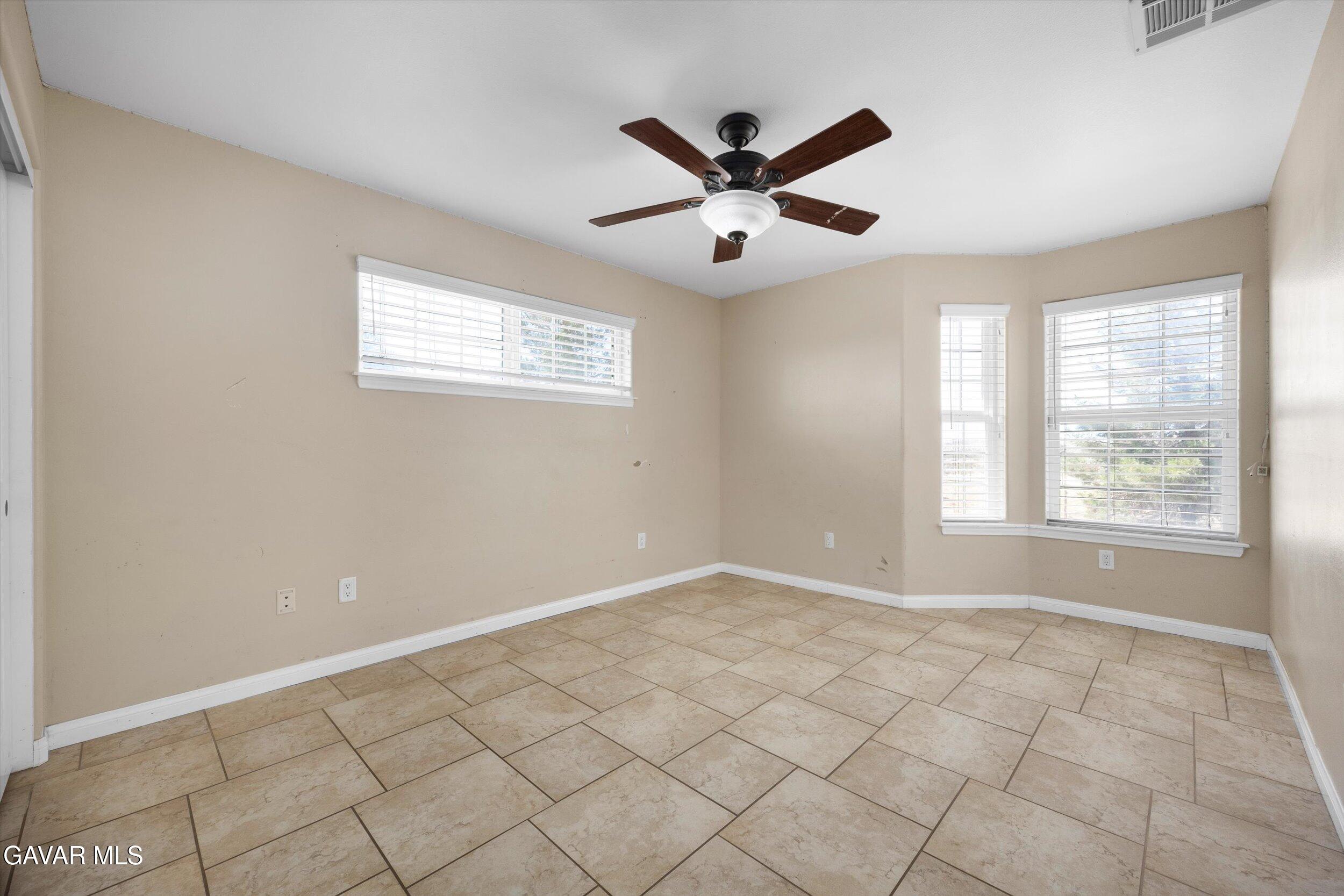 4961 Montiverde Road Mojave, CA 93501 - Photo 39 of 57 a view of an empty room with a window