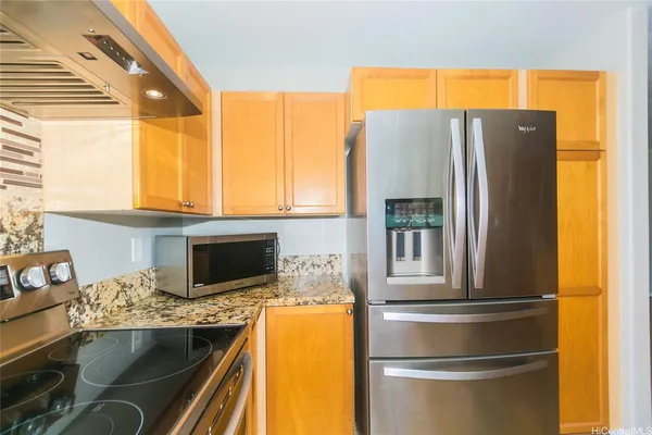 $4,500 | 92-1377 Punawainui Street, Kapolei, HI 96707