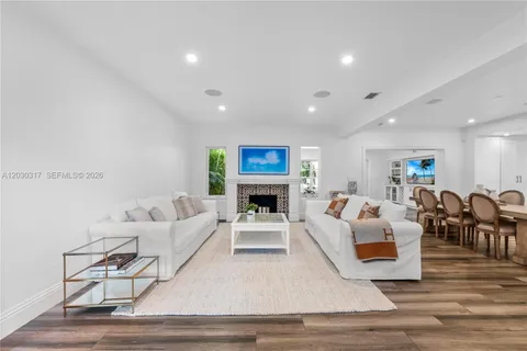 $4,695,000 | 5236 Pine Tree Drive, Miami Beach, FL 33140