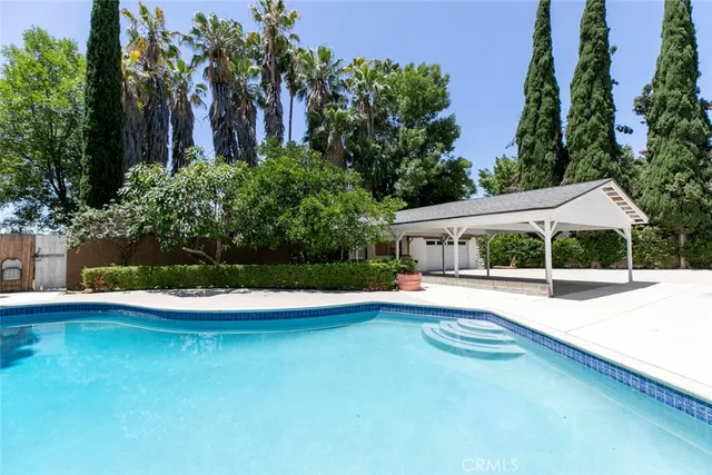 $1,985,000 | 17800 Raymer Street, Northridge, CA 91325
