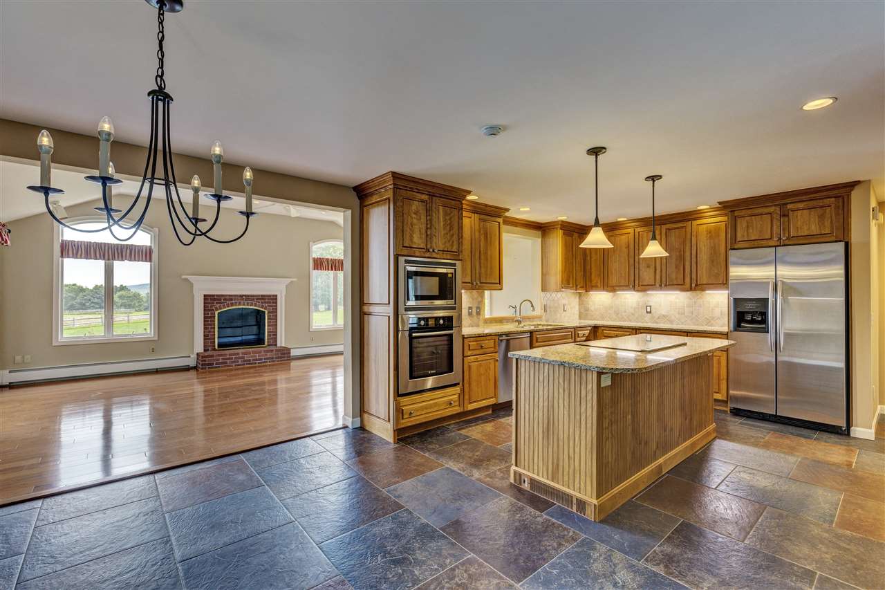 87 County Road New London, NH 03257 - Photo 5 of 37