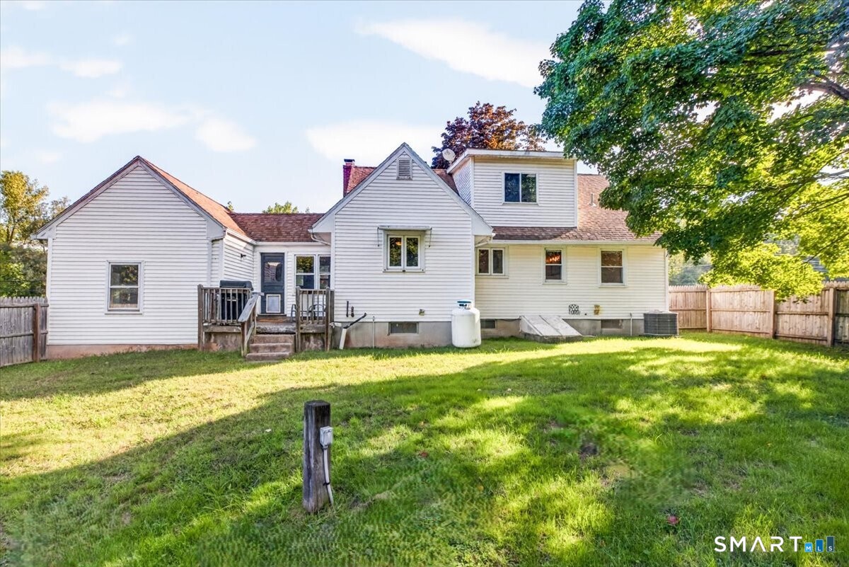 121 Hartford Road Simsbury, CT 06070 - Photo 27 of 31 Gallery Image 27