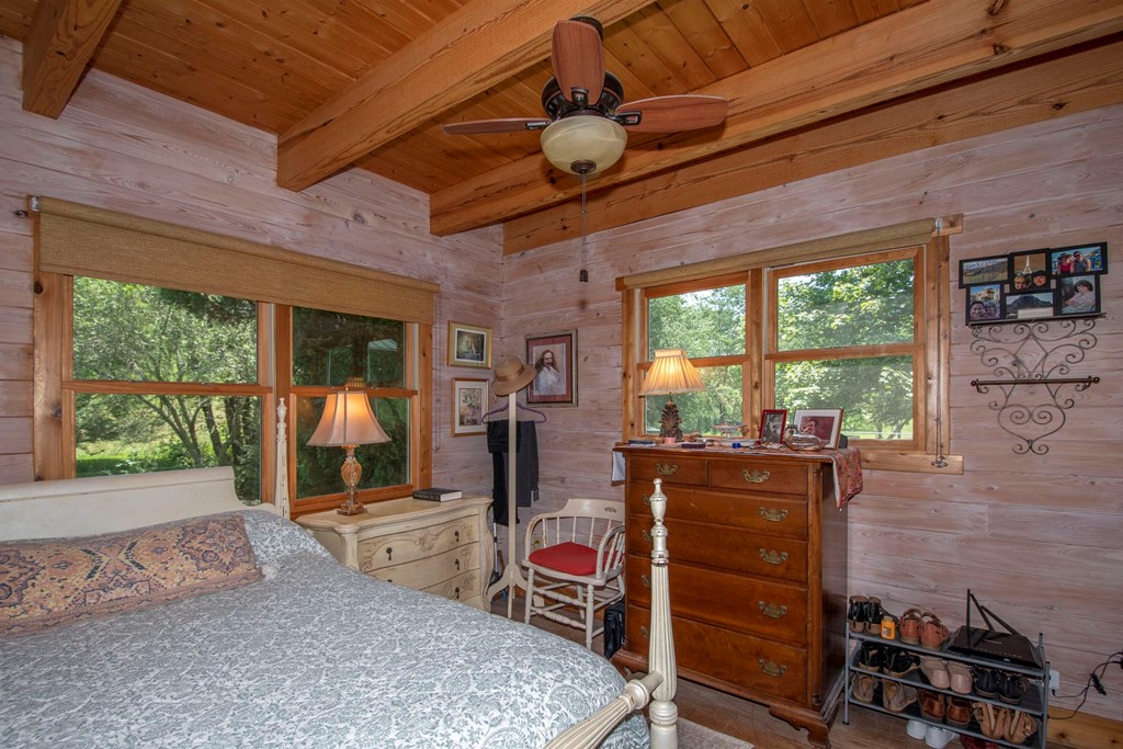 41 Pine Trail Warne, NC 28909 - Photo 25 of 43 a room with furniture and a large window
