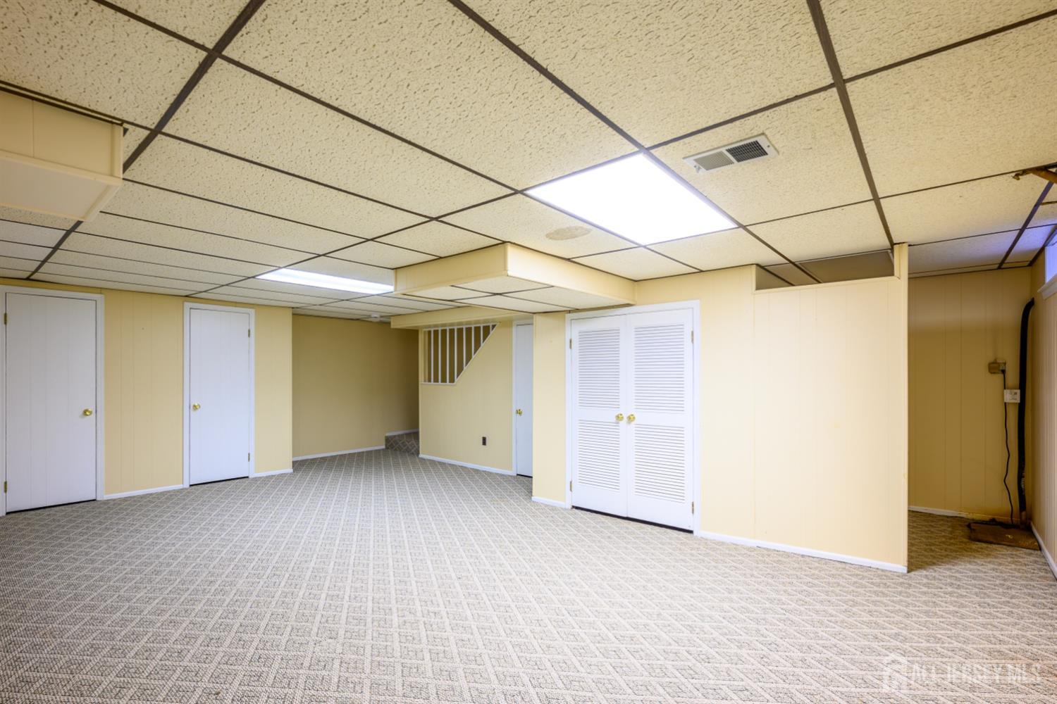 1004 Timber Oaks Road, Unit 4 Edison, NJ 08820 - Photo 16 of 34