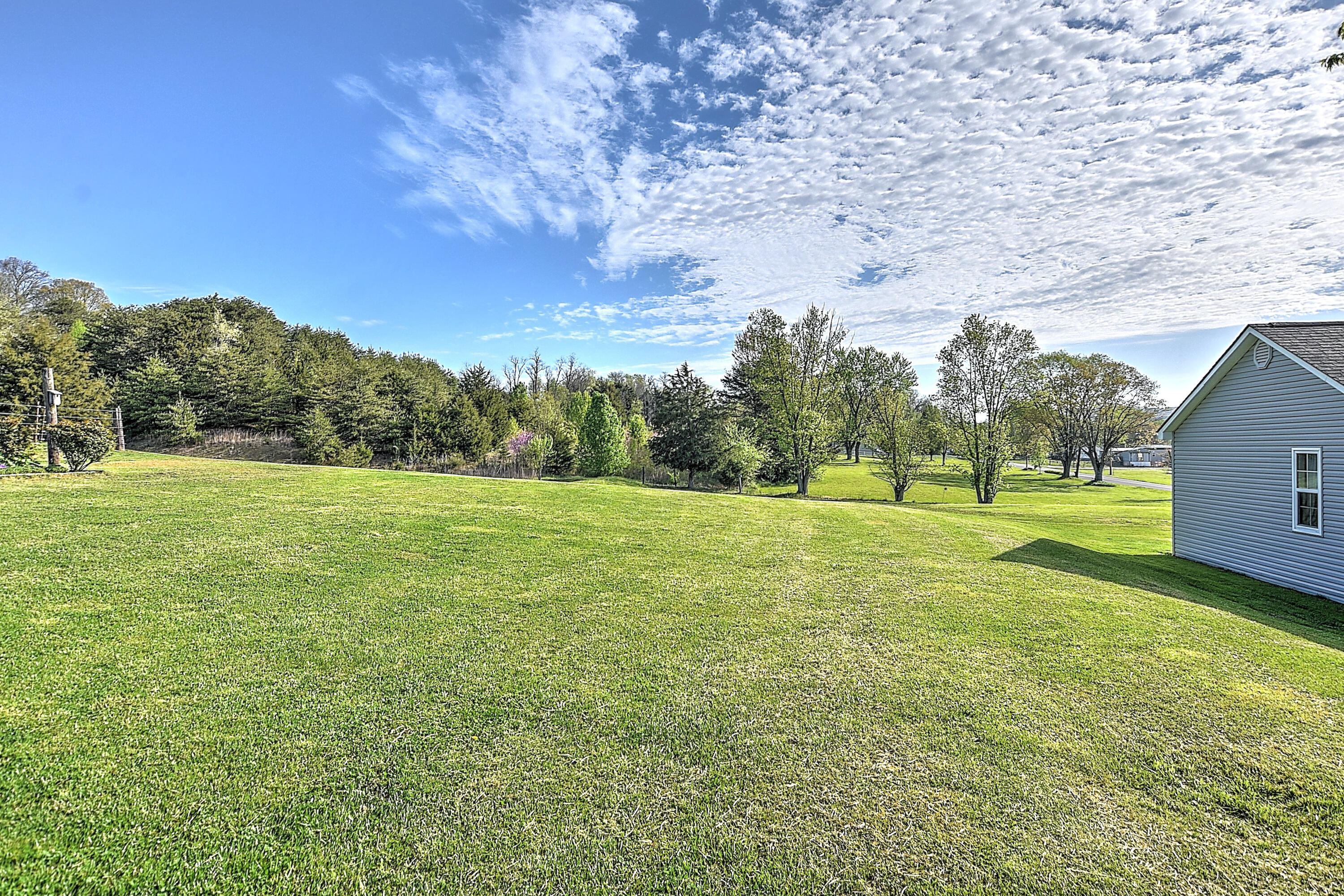 1555 Whitehouse Road Greeneville, TN 37745 - Photo 32 of 57 1555 Whithouse Rd-33