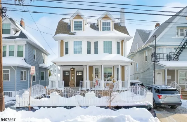 $889,000 | 695 Ridge Street, Newark, NJ 07104
