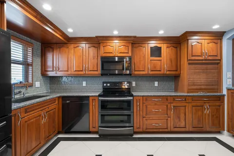 $743,500 | 511 Bayshore Drive, Unit 904, Fort Lauderdale, FL 33304