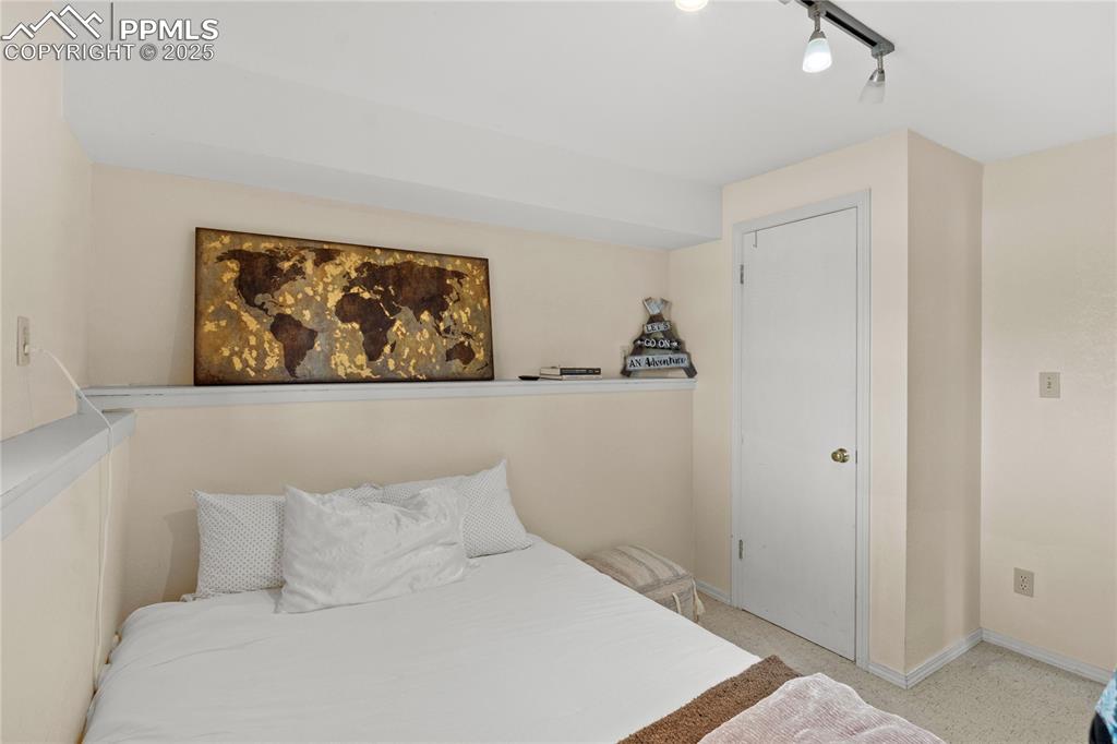 1215 Sunset Road Colorado Springs, CO 80909 - Photo 30 of 40 Cozy and comfortable
