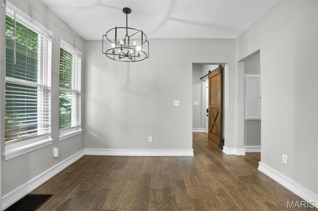 927 Troy Road Edwardsville, IL 62025 - Photo 7 of 27