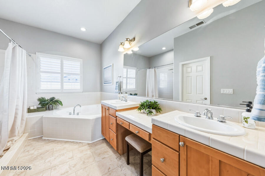 10565 Hampton Creek Drive Reno, NV 89521 - Photo 6 of 42 5