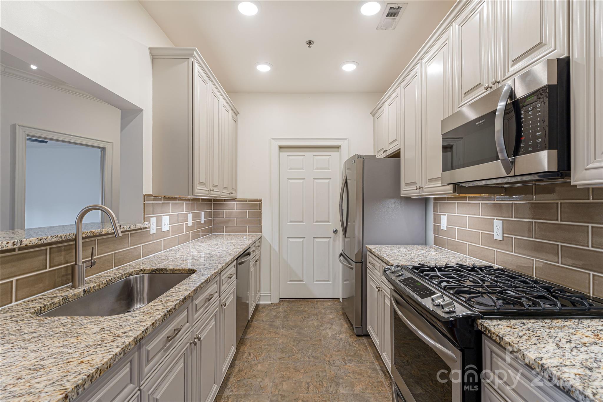 5601 Fairview Road, Unit 22 Charlotte, NC 28209 - Photo 2 of 28