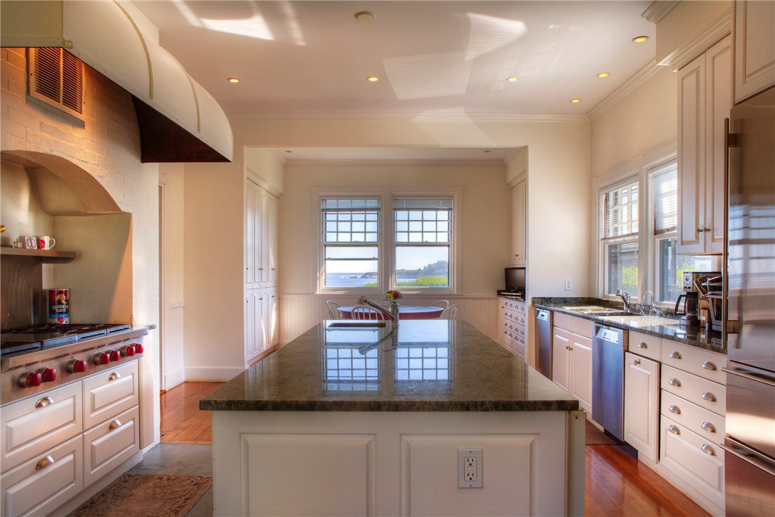 225 Ruggles Avenue Newport, RI 02840 - Photo 19 of 40 Kitchen