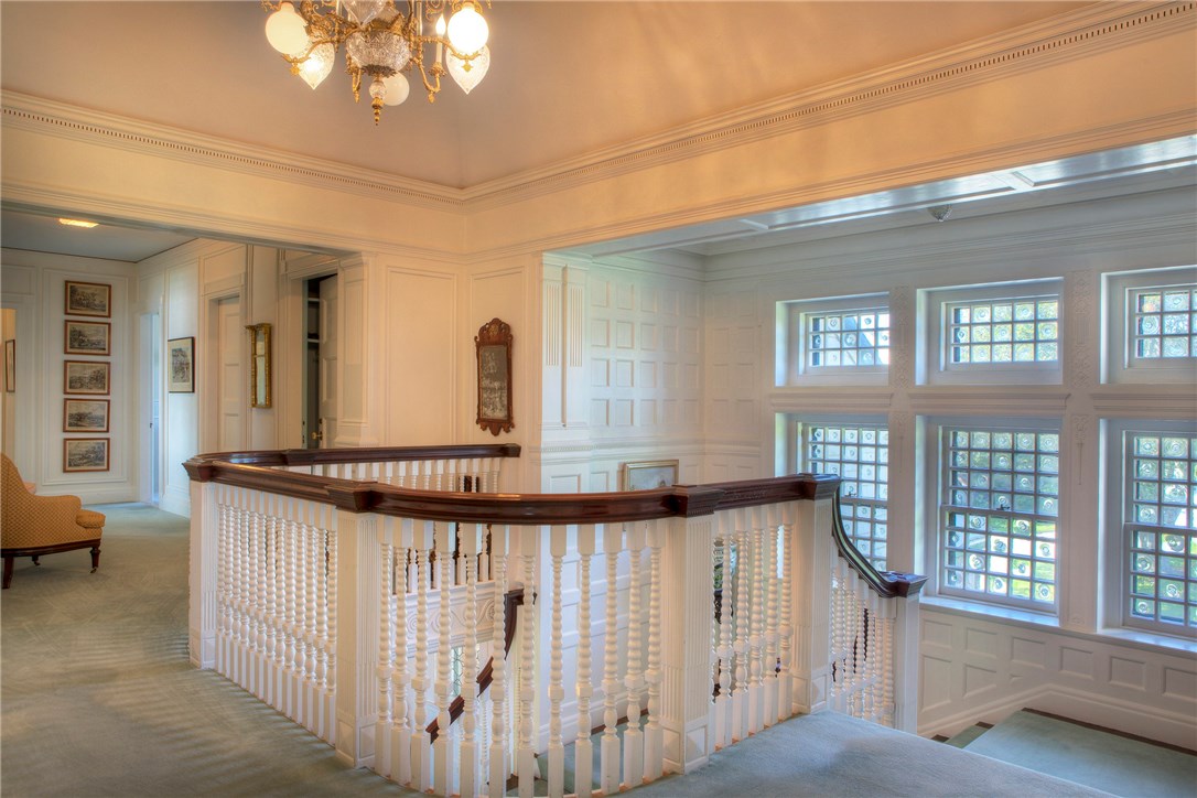 225 Ruggles Avenue Newport, RI 02840 - Photo 25 of 40 2nd floor landing.