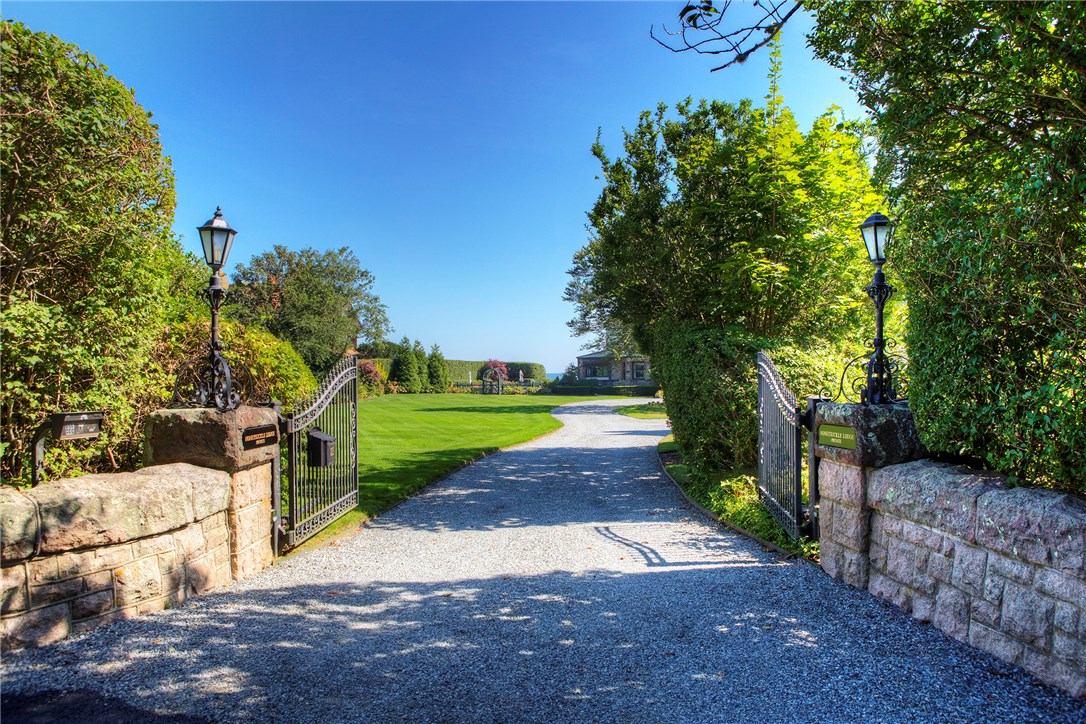 225 Ruggles Avenue Newport, RI 02840 - Photo 34 of 40 Gated and secure front entrance.