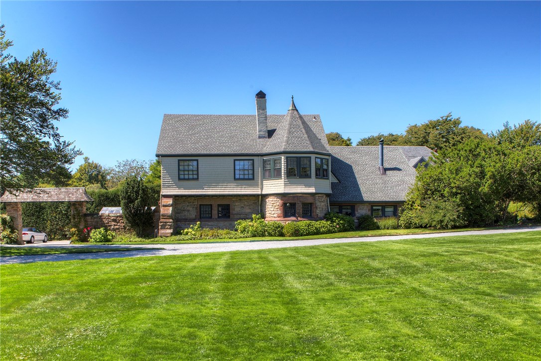 225 Ruggles Avenue Newport, RI 02840 - Photo 35 of 40 Carriage House with 2 apartments, green house and garage.