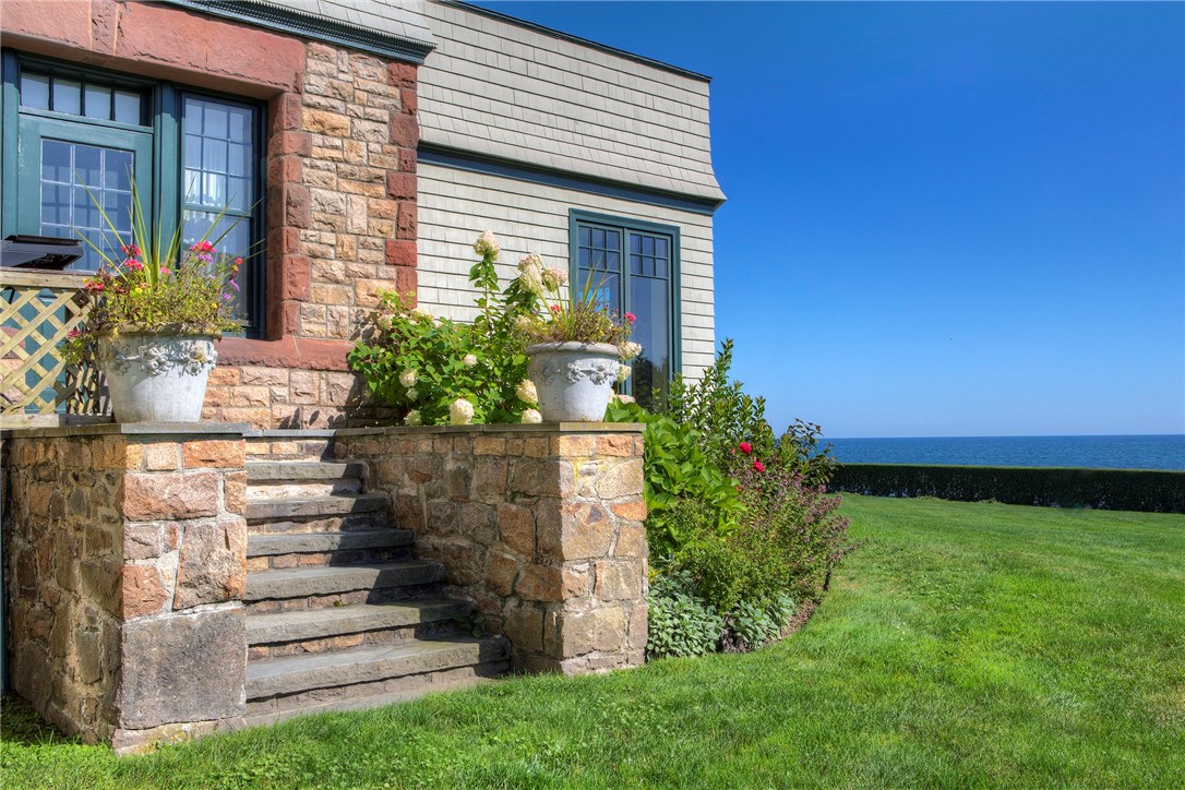 225 Ruggles Avenue Newport, RI 02840 - Photo 38 of 40