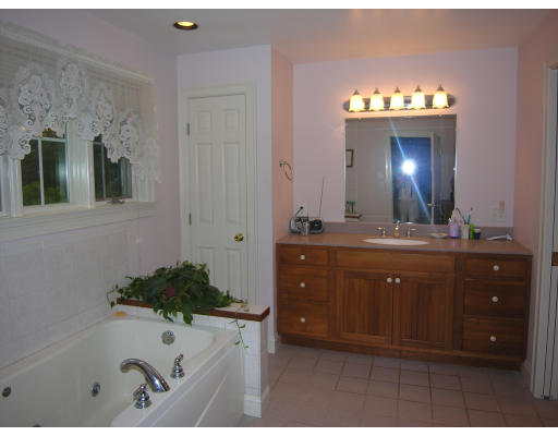 26 Scotland Road Hatfield, MA 01038 - Photo 9 of 11