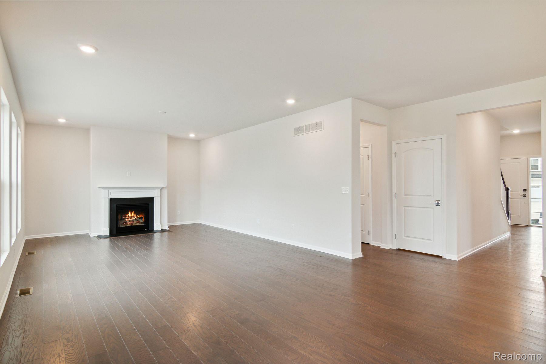 2734 Maize Loop Saline, MI 48176 - Photo 16 of 42 Living Room