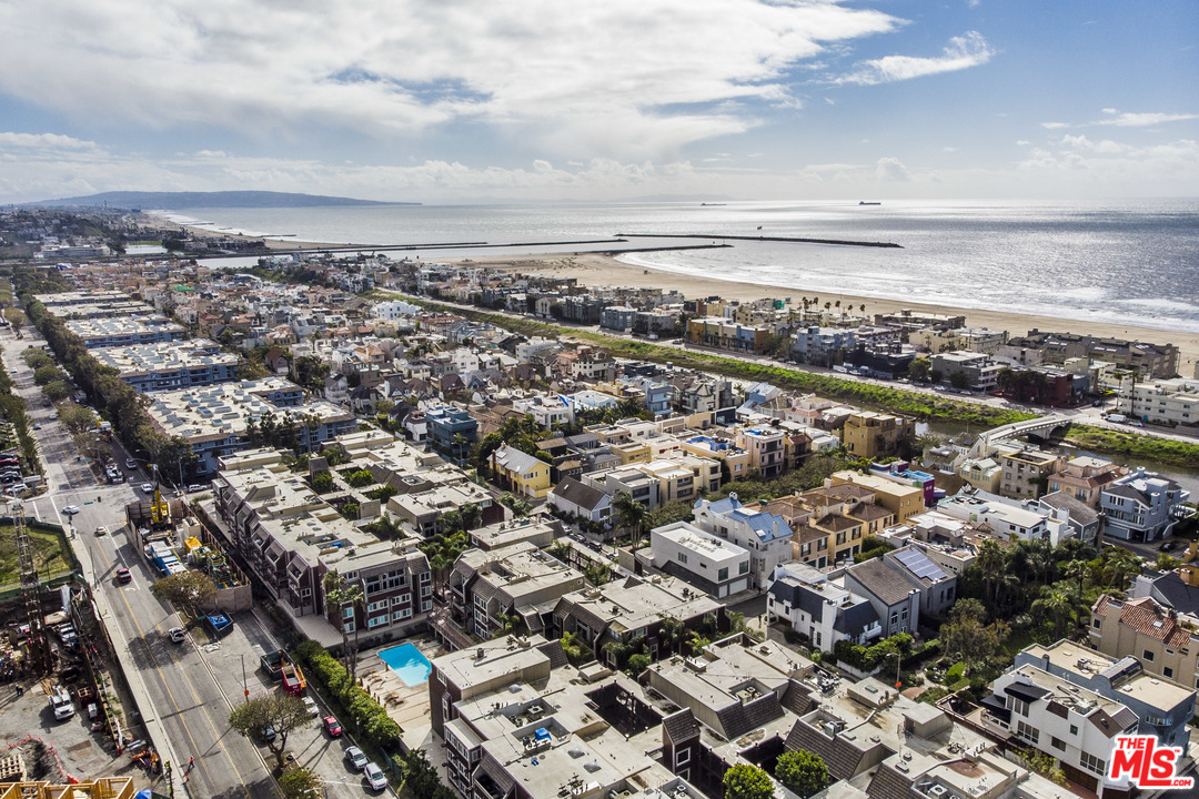 4200 Vía Dolce, Unit 129 Marina del Rey, CA 90292 - Photo 27 of 30 an aerial view of a city