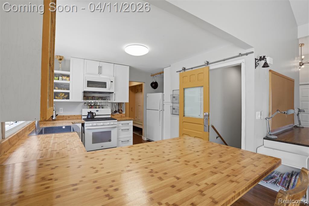 40055 Koppernick Road Canton, MI 48187 - Photo 12 of 46 Gallery Image 12