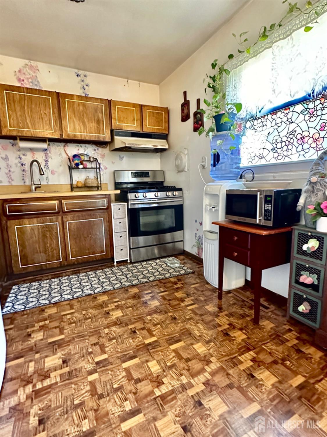 3 Joline Road Kendall Park, NJ 08824 - Photo 6 of 18 Gallery Image 6