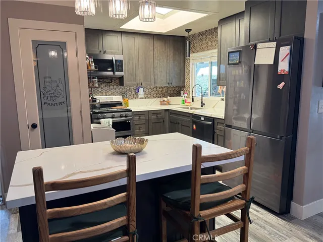 $315,000 | 2601 East Victoria Street, Unit 510, Rancho Dominguez, CA 90220