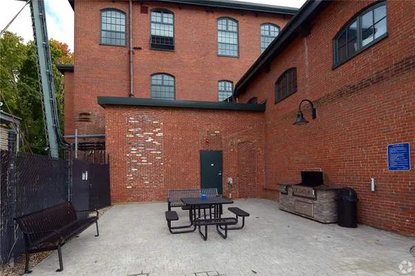 $2,725 | 75 Pocasset Street, Unit 133, Johnston, RI 02919